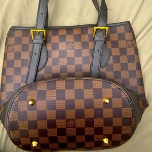 Pochette Marais Bucket Hobo